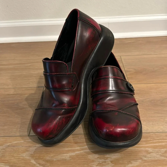 Dansko Shoes - Dansko Karyn Cherry Cabrio Clogs 40